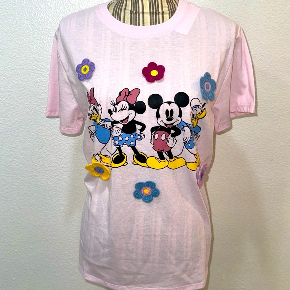 Disney Friends T-Shirt. Pink Medium